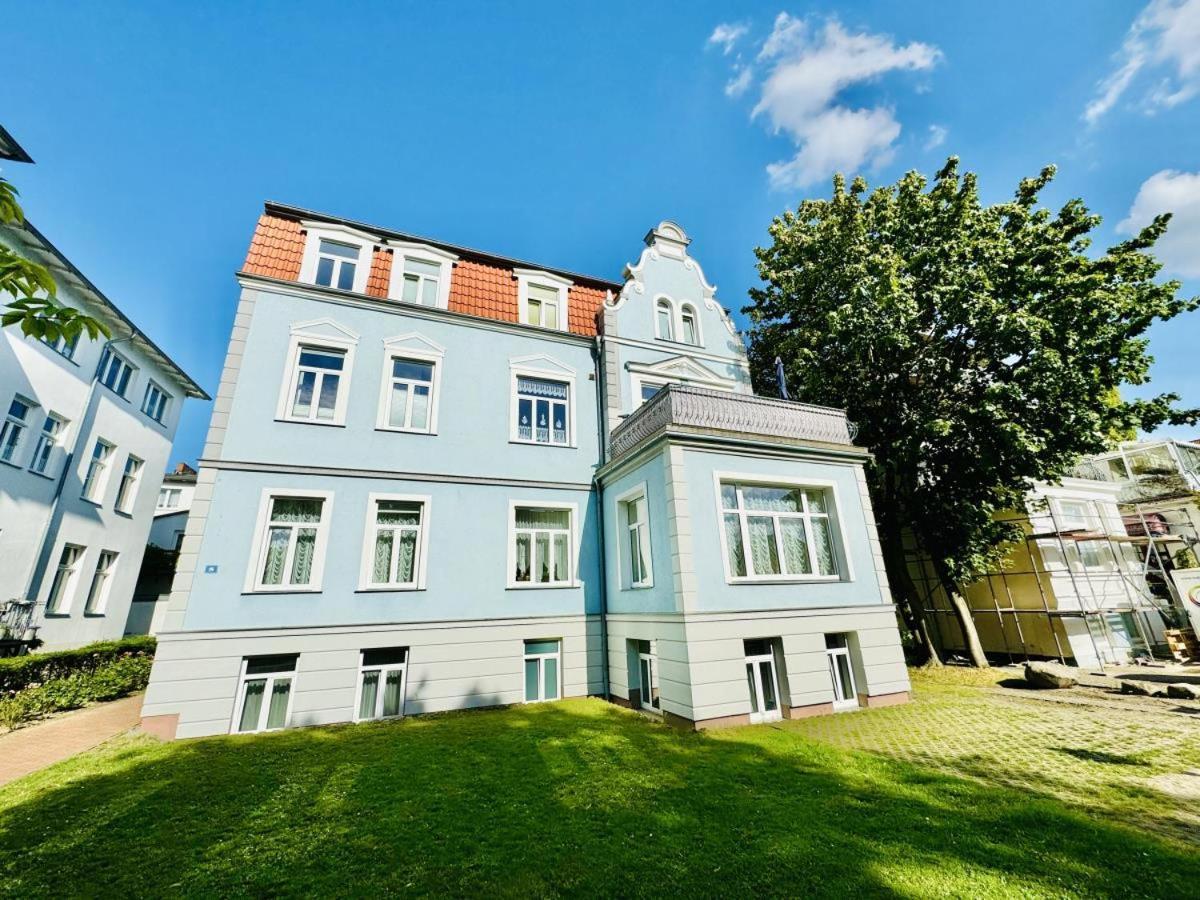 Schiller, wenige Schritte zum Strand Rostock Exterior foto